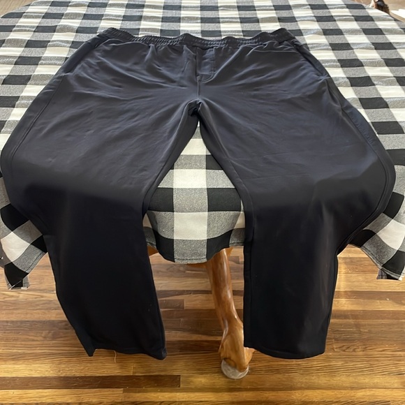 Public Rec Daymaker Pants Sweatpants 42 x 30 Zip Pockets Pull On Black Stretch - Picture 3 of 16